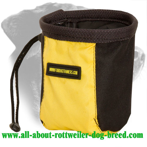 Nylon Rottweiler Treat Bag Equipped with Pull-Cord