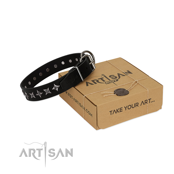 Easy wearing dog collar of quality leather with studs