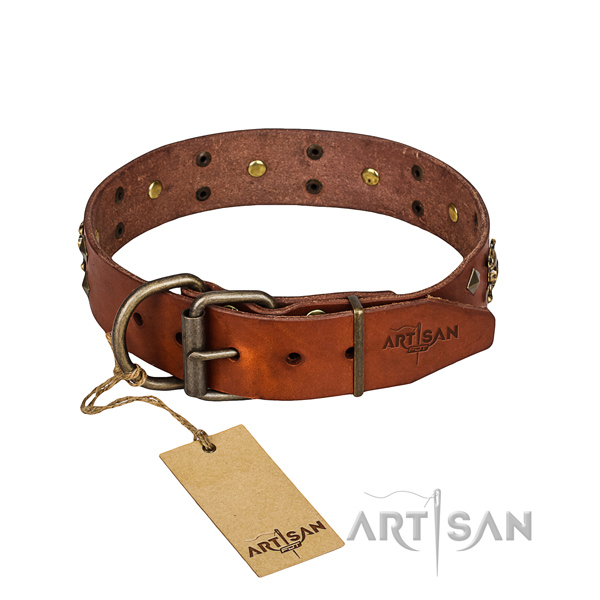 Leather dog collar with smooth edges for pleasant daily use